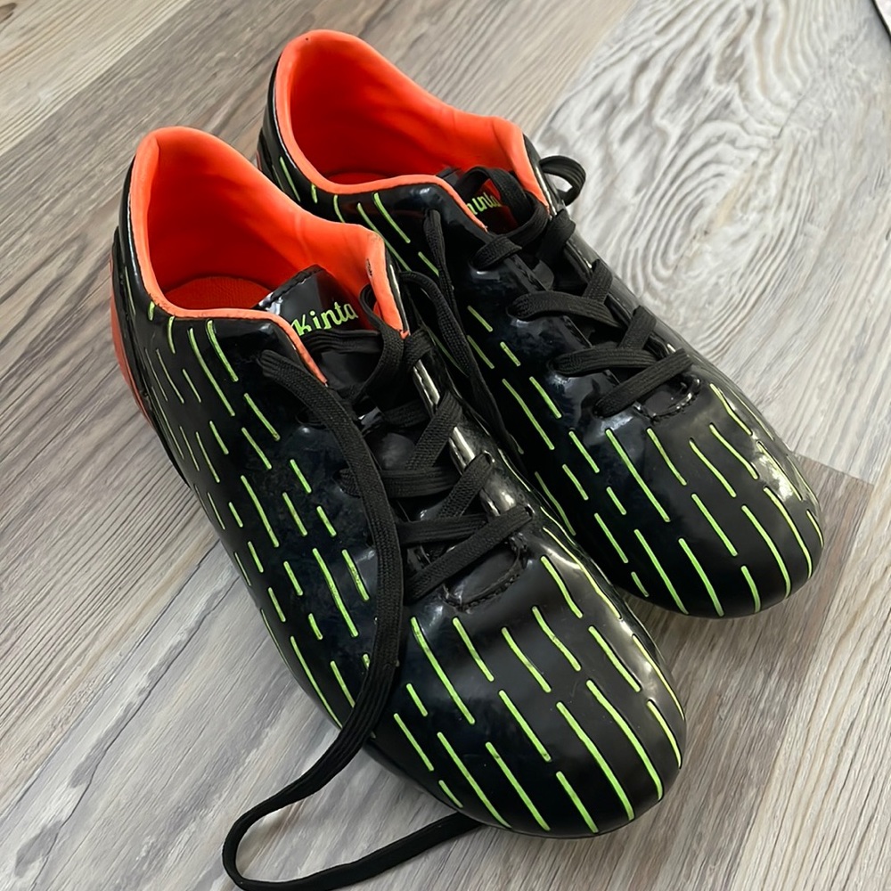 Soccer cleats euro size 35